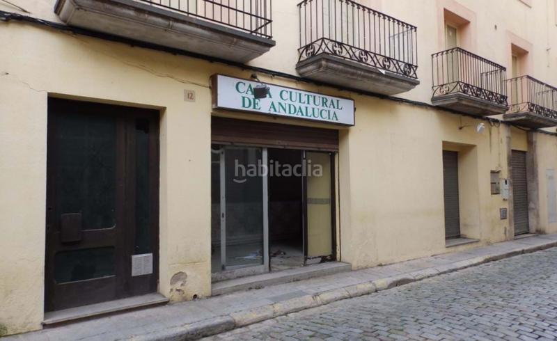 Foto e9a4f82b-b4e8-444a-bcde-193f75ee4093. Locale commerciale in Bisbal d´Empordà (La)