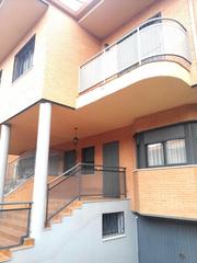 Casa aparellada  Fermn martn carrillo. Cntrico chalet pareado en sesea