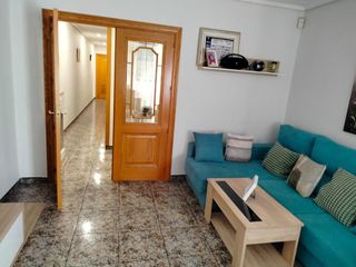 Flat  Lluís vives. Piso ocupado en crevillente