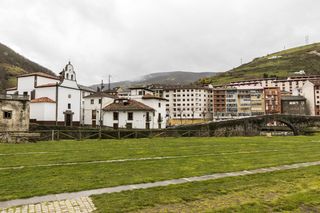 Maison jumelée  Barrio la iglesia. Maravilloso chalet en entrambasaguas