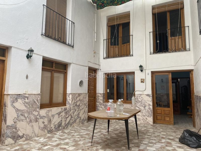 Foto c15e4667-40f0-4158-9b0d-df2df95a0235. Casa amb aparcament a Almagro