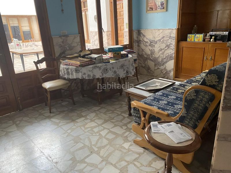 Foto f988f2bf-a0bf-444b-8310-1255e53d6915. Casa amb aparcament a Almagro