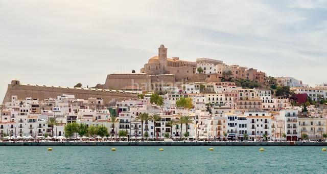 Foto 161e279d-e9a9-4d36-8850-237f41176a15. Casa a Marina Botafoc-Talamanca Ibiza