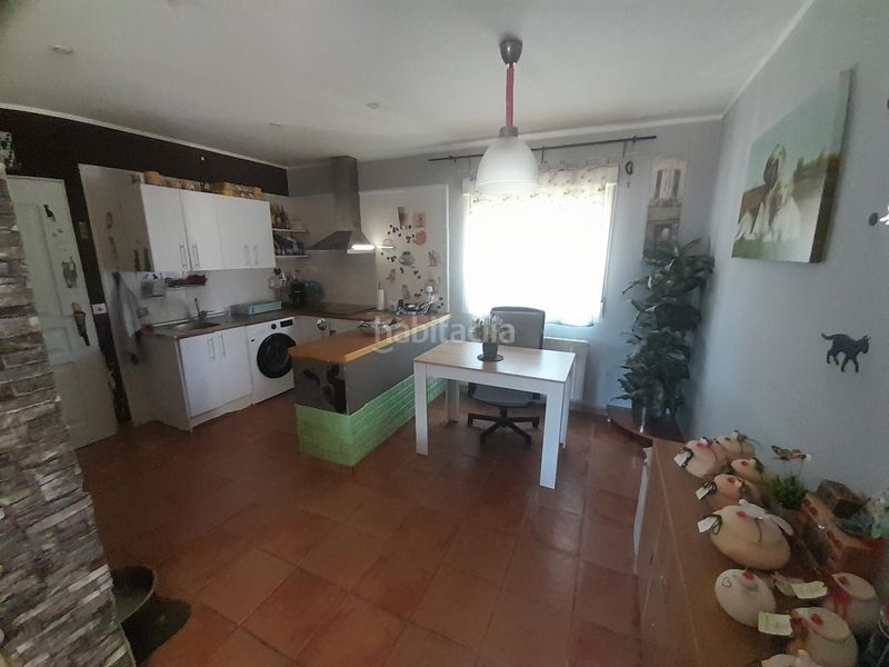 Foto 2e5a5b00-973d-45e0-a59b-876e52523844. Haus mit heizung in Marugán