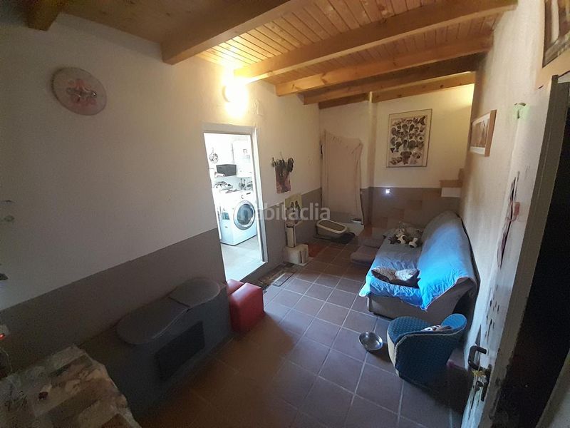 Foto 39854b21-f09e-44ac-99e5-4f9dab5ae985. Haus mit heizung in Marugán