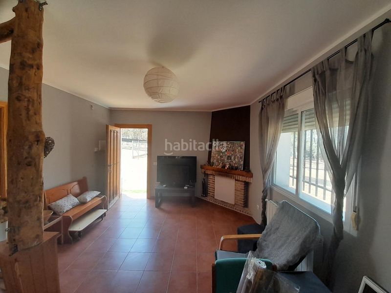 Foto 3f9ebafd-0a81-4409-8266-2e1f5603e433. Haus mit heizung in Marugán