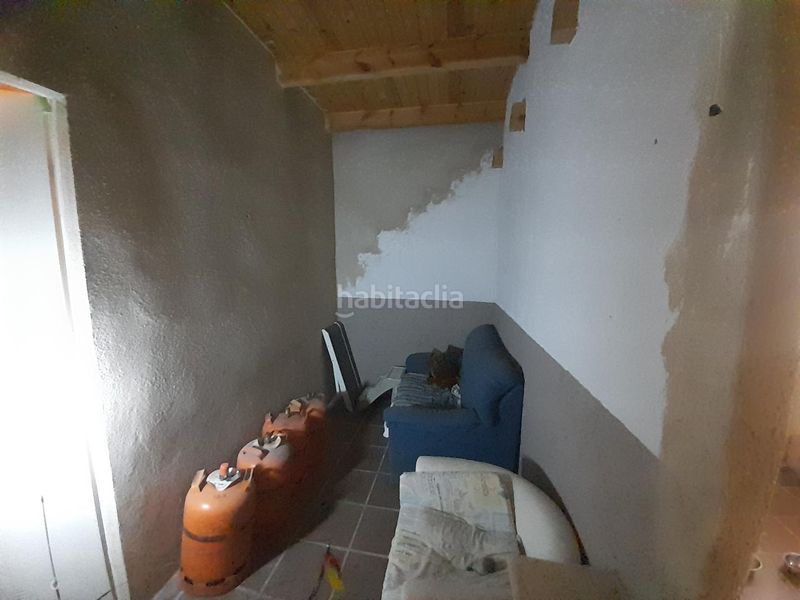 Foto 5063ee3e-bb65-4edf-af11-1bc35fef49d9. Haus mit heizung in Marugán