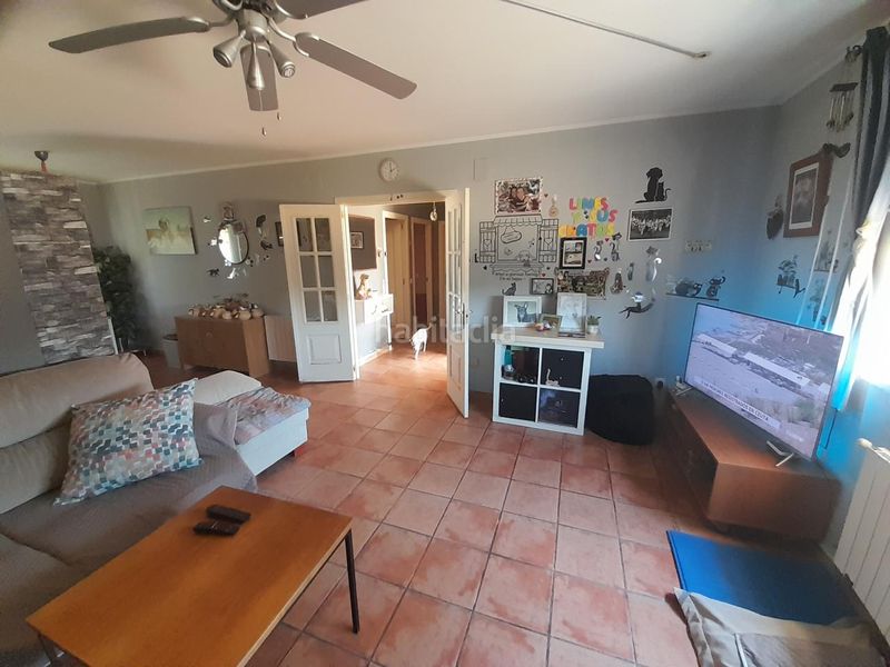 Foto 5b665bb1-bf17-46f2-b70a-d55257e150e1. Haus mit heizung in Marugán
