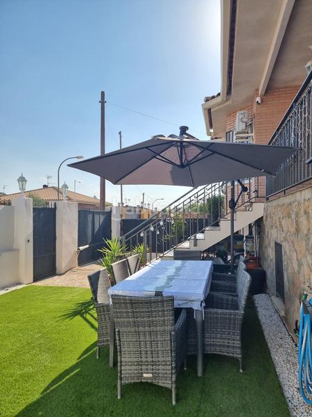 Foto c57a529a-6684-4d67-928e-72d9b66796c6. Casa amb aparcament piscina a Hormigos