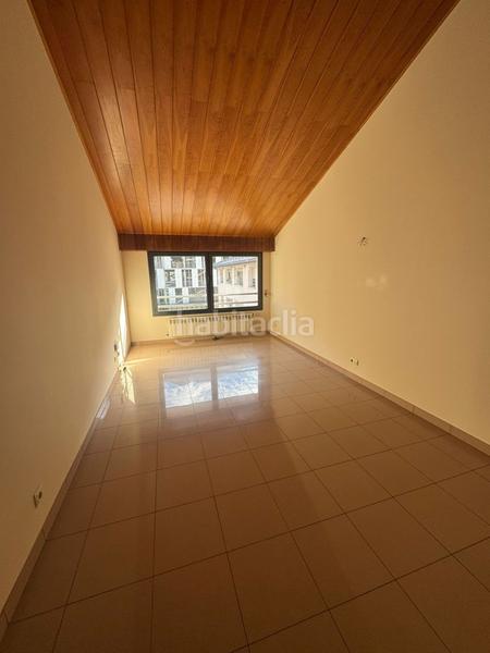 Foto d005e778-4e77-44eb-a28d-3c54e579d6a2. Lloguer pis a Centro Andorra la Vella