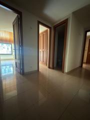 Miete Etagenwohnung in Centro. Piso en alquiler en andorra la vella, 3 dormitorios.