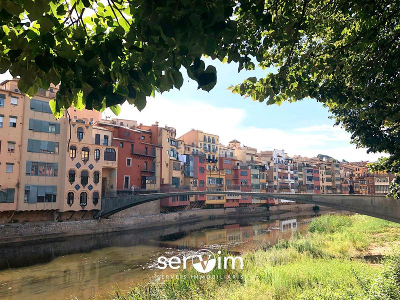 Foto 788eac1d-9e64-4f95-a12e-136779579fd0. Piso en carrer del nord 14 venta de piso de 199m2 en edificio modernista en Girona