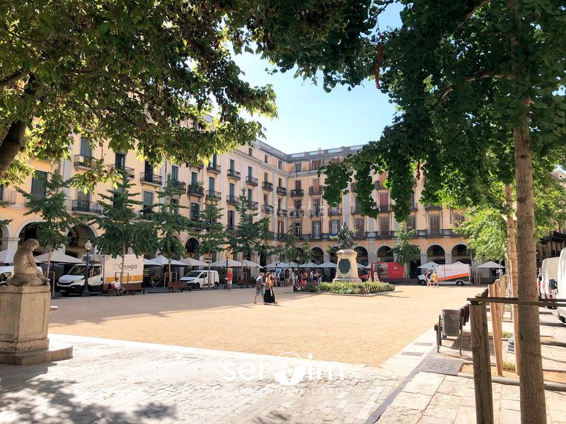 Foto c09fc18c-9363-4089-b9e7-032854544527. Piso en carrer del nord 14 venta de piso de 199m2 en edificio modernista en Girona
