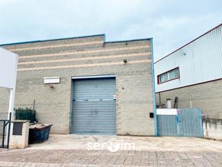 Nau industrial  Carrer tramuntana. En venta nave industrial en  llagostera
