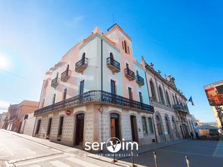 Appartement à Plaça catalunya 5. ¡descubre una joya arquitectónica en el corazón de llagostera!
