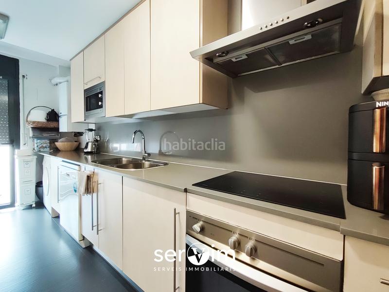 Foto e50f15d7-a05d-42aa-9fe5-6676ae14b294. Piso dúplex de 136 m² en el barrio de La Devesa en Girona