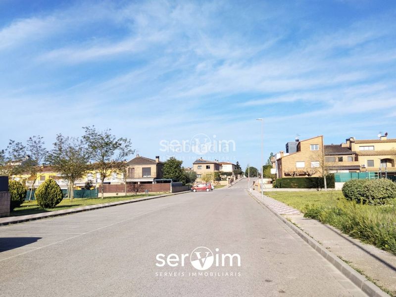 Foto d6a24c7e-c410-4d2c-83c9-6e60a1386fa8. Finca rústica a calle fonollerons 1 a Llagostera