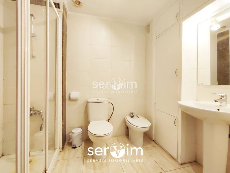 Foto 90d0d925-839e-4d33-b5b0-8243612ec69a. Piso  espacioso en venta en el eixample en Eixample Nord Girona