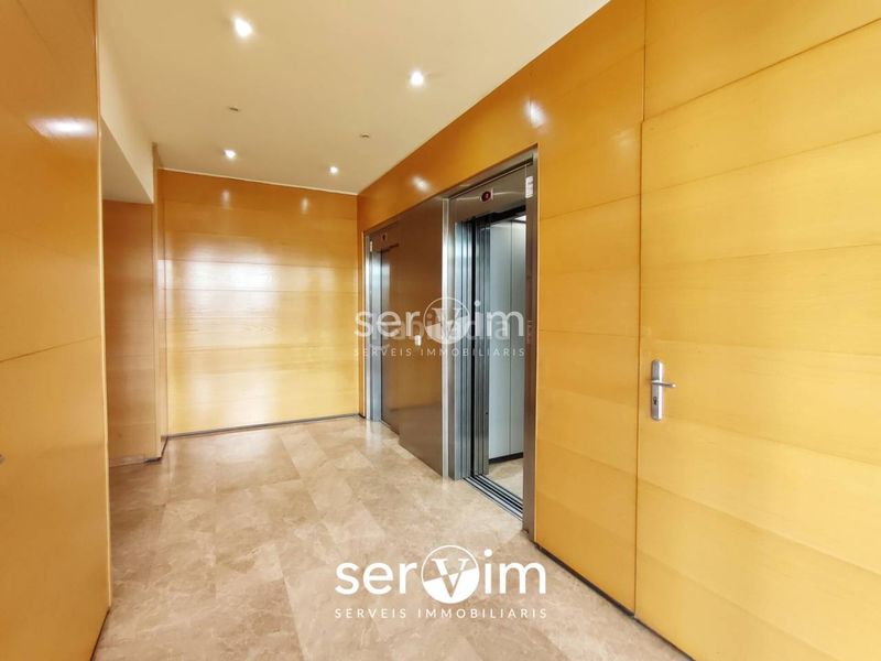 Foto 1f010b9b-8e37-4213-86de-0eddb74ce47d. Àtic amb aparcament a Eixample Sud-Migdia Girona