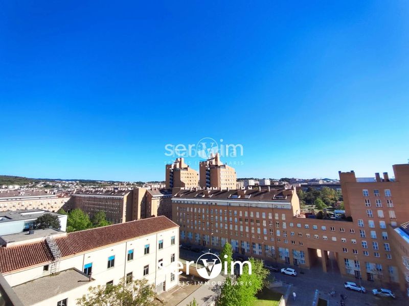 Foto a2d4244a-6af8-47b5-9908-713a02d9e5e8. Àtic amb aparcament a Eixample Sud-Migdia Girona
