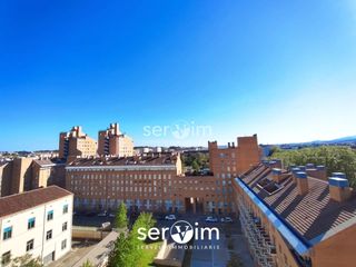 Dachwohnung  Calle emili grahit. Exclusivo �tico d�plex de dise�o con vistas panor�micas a girona