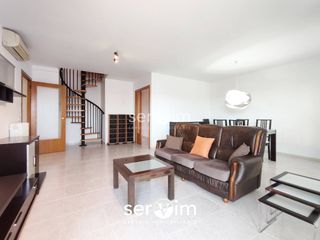 Appartement  Calle francesc macià 46. Piso dúplex amplio y luminoso de 124 m