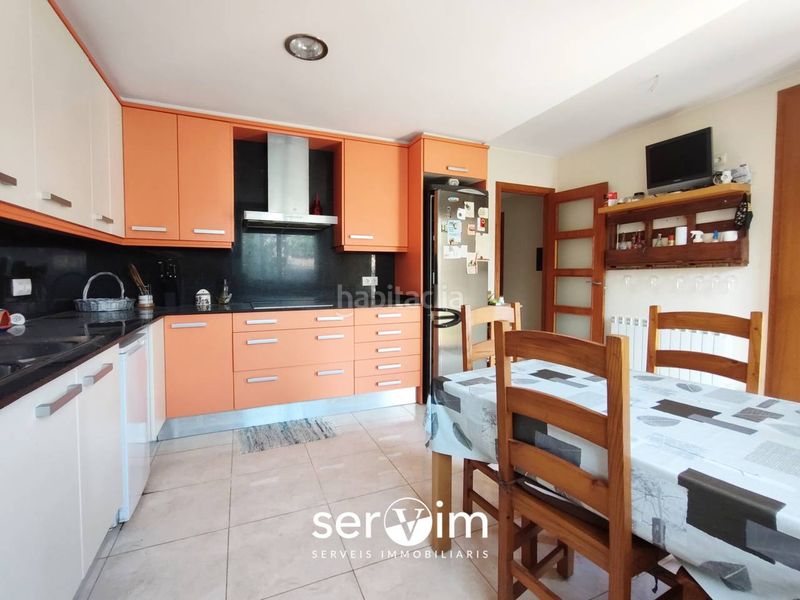 Foto 688a20d1-7b6e-430a-933a-f930bb1a5fd8. Casa adossada amb calefacció aparcament a Llagostera