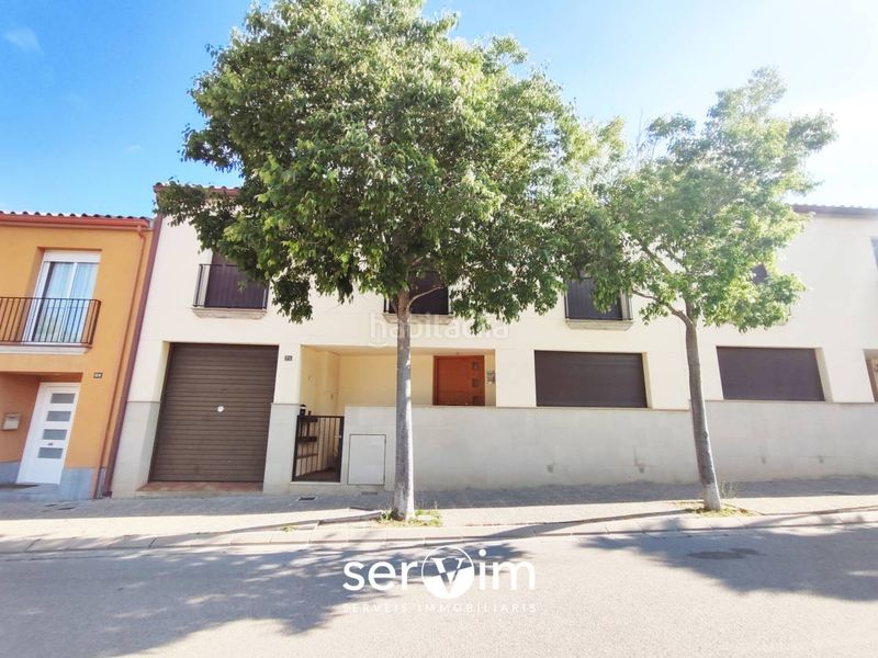 Foto d61f2adf-f312-4771-9410-a27e0b57bb0a. Casa adossada amb calefacció aparcament a Llagostera