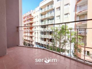 Etagenwohnung  Calle francesc de ciurana 5. Vivienda con gran potencial en el coraz�n de girona