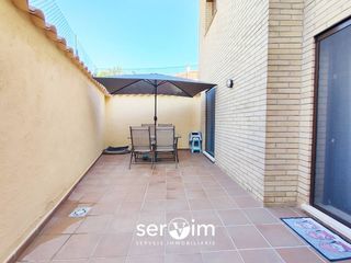 Pis  Calle constancia. Piso en venta en llagostera, planta baja con patio privado