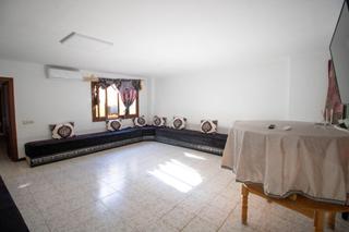 Semi detached house in Petra. Casa en el centro de petra