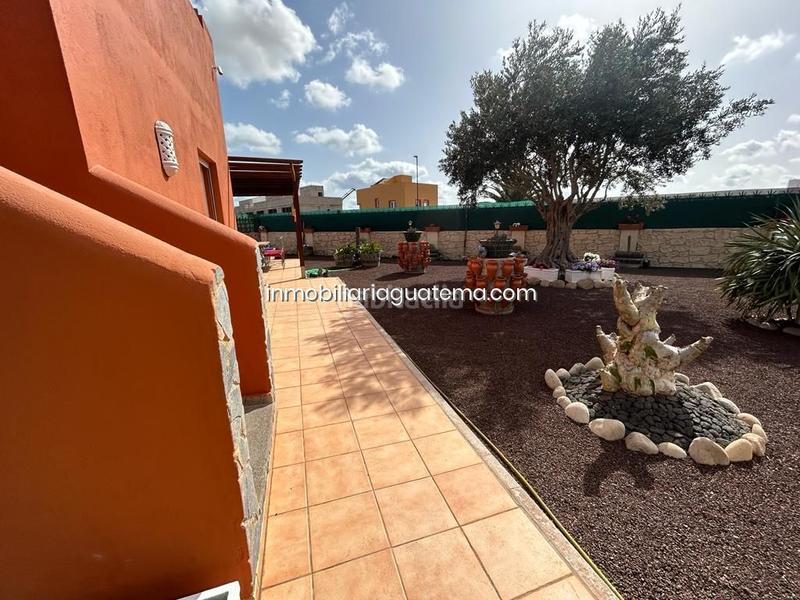 Foto 48eaa10e-2b79-4d44-94c7-2f3ab4cfc03a. Chalet  en venta , Corralejo en Corralejo Oliva (La)