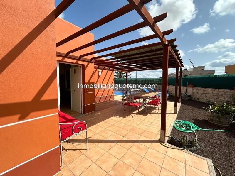 Foto 4ba6b7f0-f4ad-4fad-8725-d4466e3e9de9. Chalet  en venta , Corralejo en Corralejo Oliva (La)