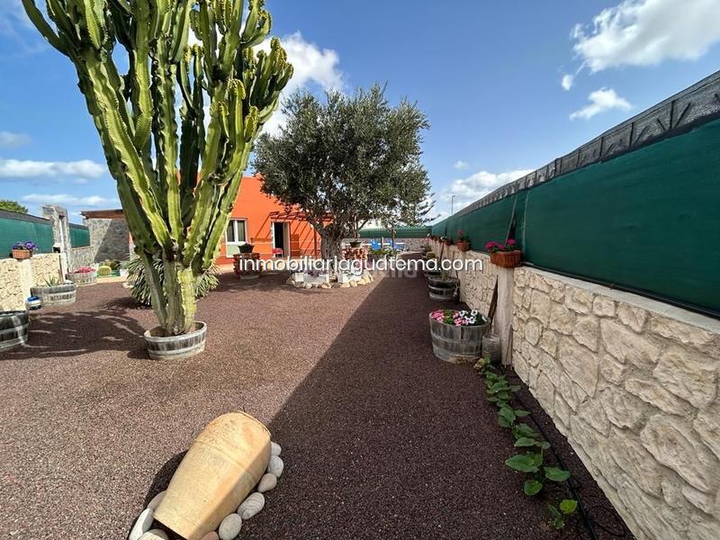 Foto 51a20ada-8a5b-4071-a4d2-ed21eabe0d08. Chalet  en venta , Corralejo en Corralejo Oliva (La)