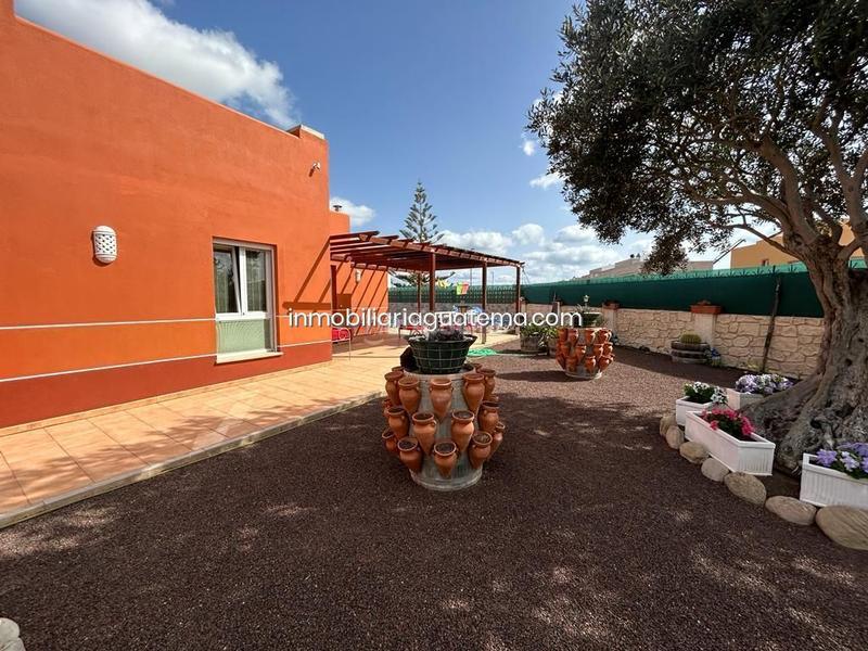 Foto 75b4473d-1d0d-40ff-8e63-949ecf362e8f. Chalet  en venta , Corralejo en Corralejo Oliva (La)
