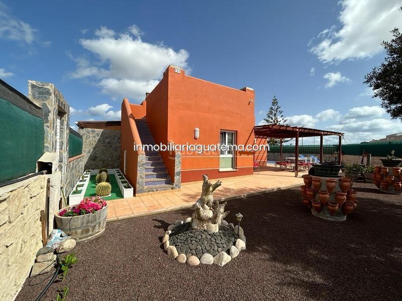 Foto 8d8dead2-47d5-4b4d-9e19-574460f217d0. Chalet  en venta , Corralejo en Corralejo Oliva (La)