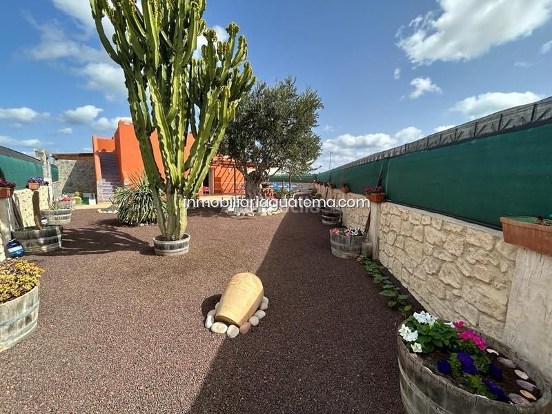 Foto d8d1f65c-5b47-4767-9d9c-8659cbd4e612. Chalet  en venta , Corralejo en Corralejo Oliva (La)