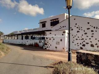 Chalet  Calle la guancha. Casa en venta en la oliva