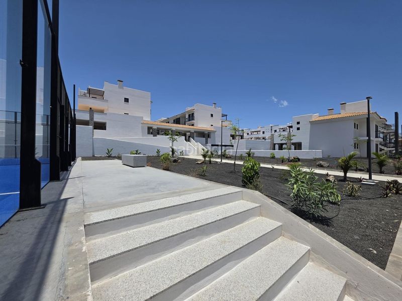 Foto 04fd6785-1201-42b3-b498-a0ba7c9928f1. Àtic amb aparcament piscina a Corralejo Oliva (La)