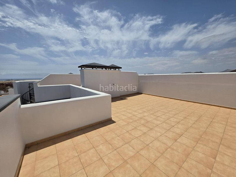 Foto bfa0be1a-2d27-463c-ac32-d1b2fddd498a. Àtic amb aparcament piscina a Corralejo Oliva (La)