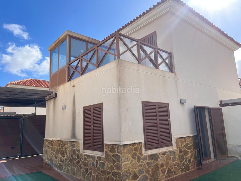 Foto 4ab730b9-8aa3-4746-ba61-4d4e8d484193. Casa adossada amb aparcament piscina a Corralejo Oliva (La)