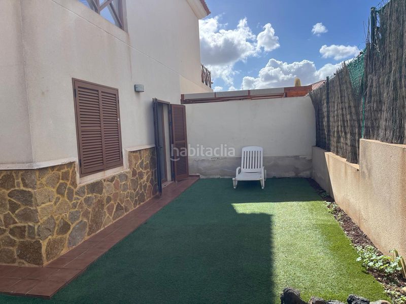 Foto 821940fa-5083-450b-91fa-0e7bb77c1b70. Casa adossada amb aparcament piscina a Corralejo Oliva (La)