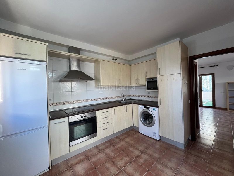 Foto ff760964-84b6-4526-a7b7-f82623826a30. Casa adossada amb aparcament piscina a Corralejo Oliva (La)