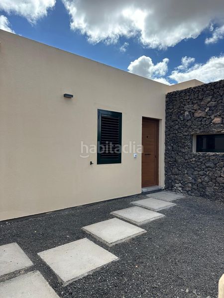 Foto 4bf4d5fb-2020-48ab-a5dc-40fb8fa8333c. Maison jumelée avec parking dans Corralejo Oliva (La)