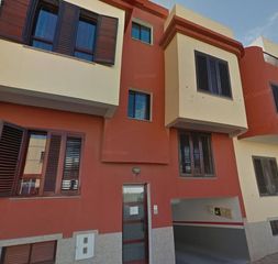 Pis  Calle calle jacinto benavente. Piso en venta , zona fabelo , puerto del rosario venta flash  ti