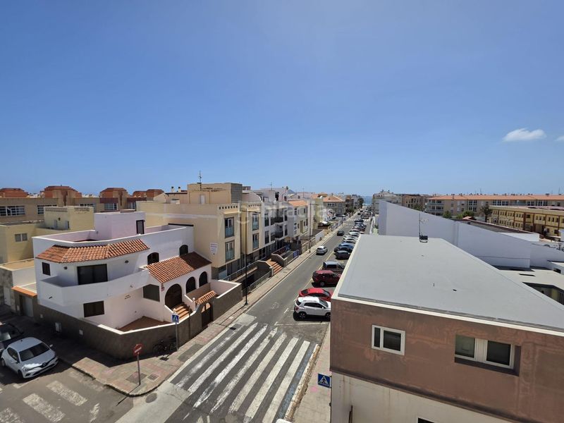 Foto f9fd1cf4-1209-456a-9974-6ff6359a5ca2. Pis a Corralejo Oliva (La)