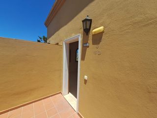 Appartement à Avenida avenida pedro y guy vandaele 19. Piso en venta , urbanizacion papagayo , corralejo venta flashtip