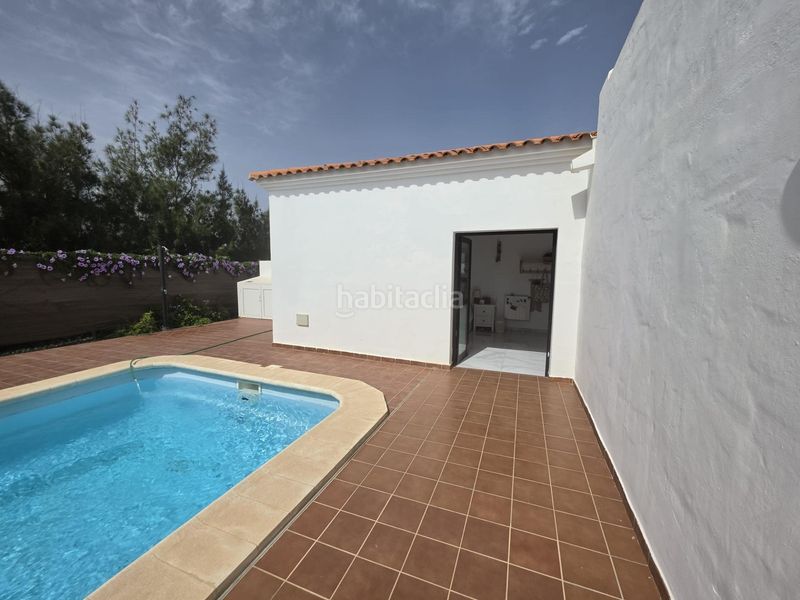 Foto 052c3050-e1ea-48e1-8531-bc61a8d9746a. Chalet dans calle calle higuera dans La Oliva pueblo Oliva (La)