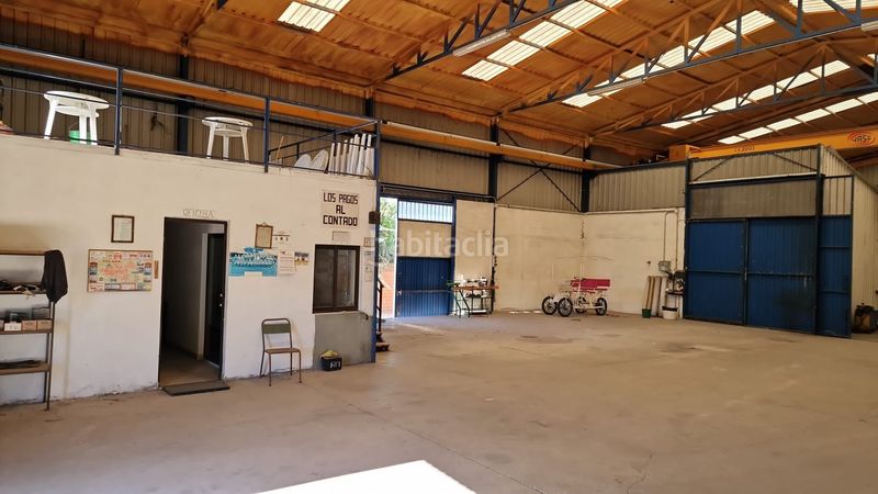 Foto f1ff0f96-1918-474a-8300-58f5f7e7785f. Nau industrial a Velada