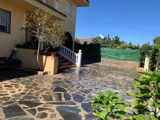 Xalet  Avenida del madroño. Chalet en urbanización el madroño, a un paso de talavera de la r